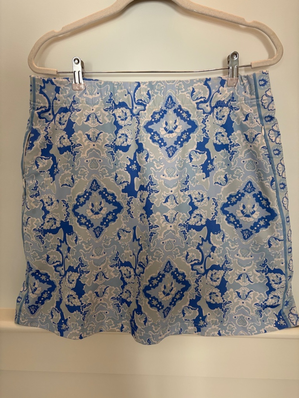 Gretchen Scott Designs Blue and White Patterned Skort XL